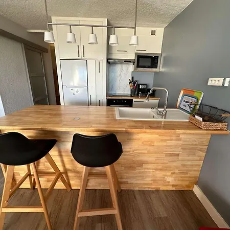 Apartment Bel 3 Pieces En Front De Avec Wifi, Parking, 2 Chambres, Quartier Couchant - Fr-1-328-242 *